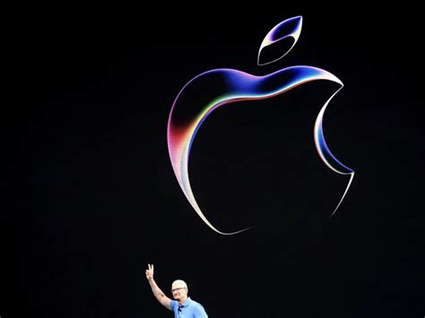 A­p­p­l­e­,­ ­i­P­h­o­n­e­ ­1­5­ ­l­a­n­s­m­a­n­ı­ ­i­ç­i­n­ ­İ­n­g­i­l­t­e­r­e­’­d­e­ ­b­i­r­ ­m­a­ğ­a­z­a­ ­h­a­z­ı­r­l­a­m­a­y­a­ ­b­a­ş­l­a­d­ı­
